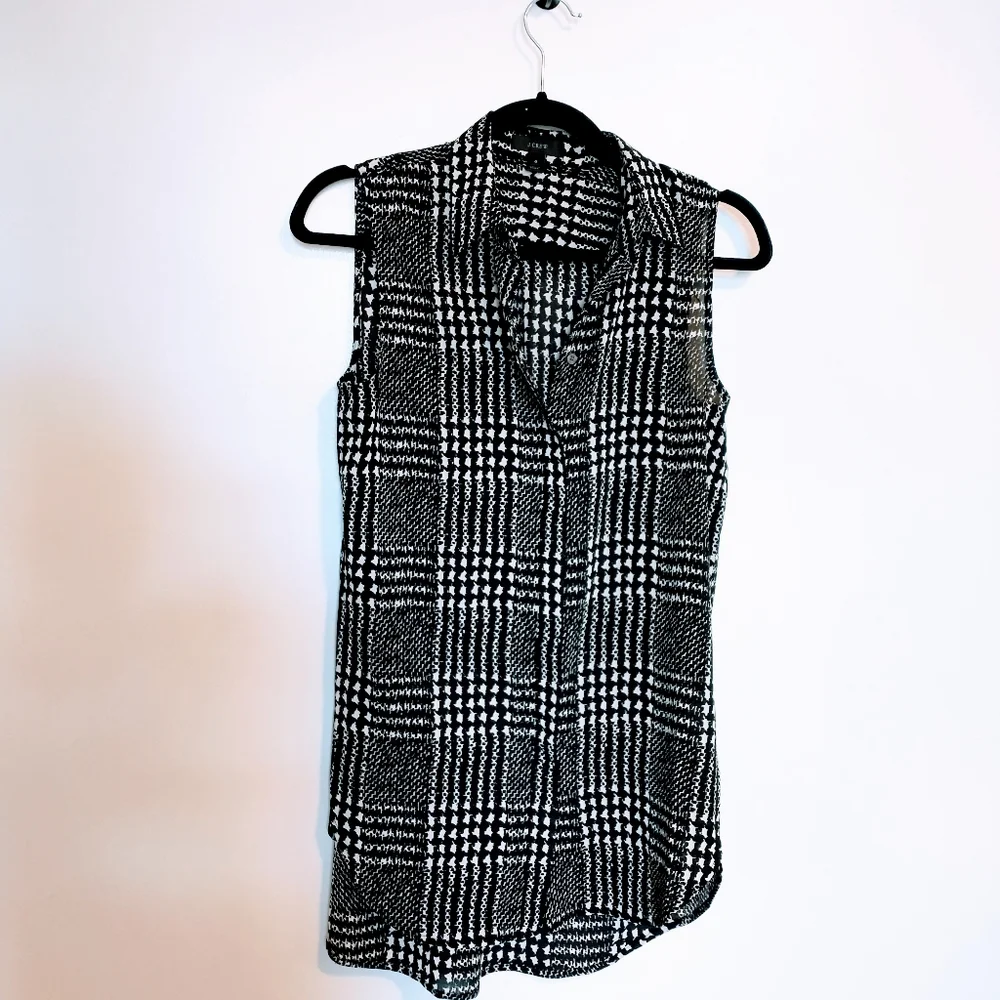 Tank button up sleeveless blouse , JCrew size 0. Black and white pattern